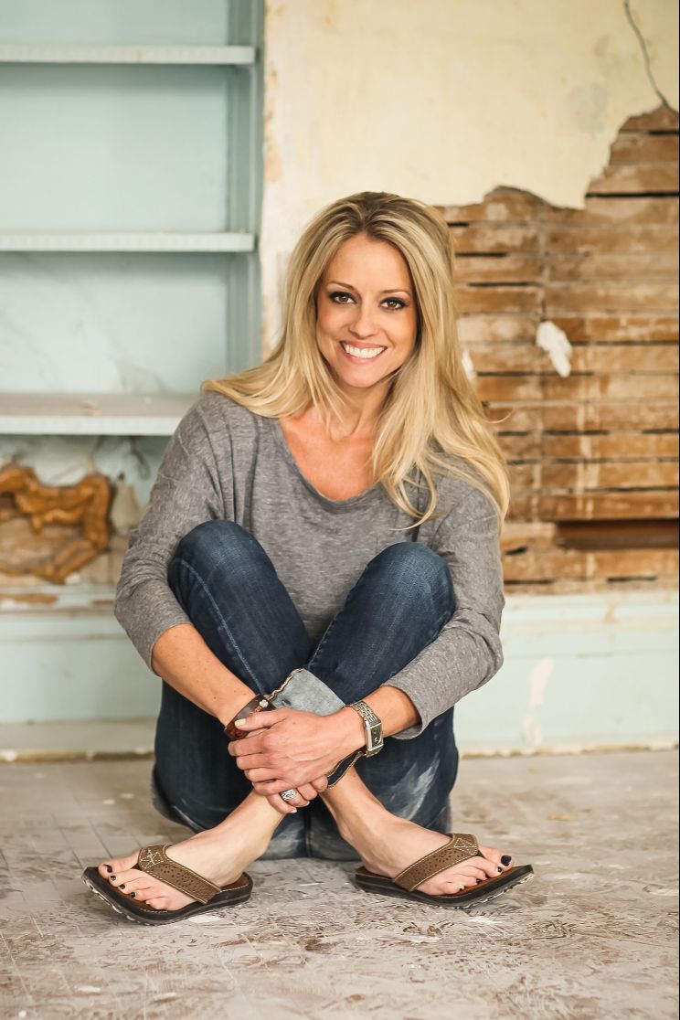 Nicole Curtis