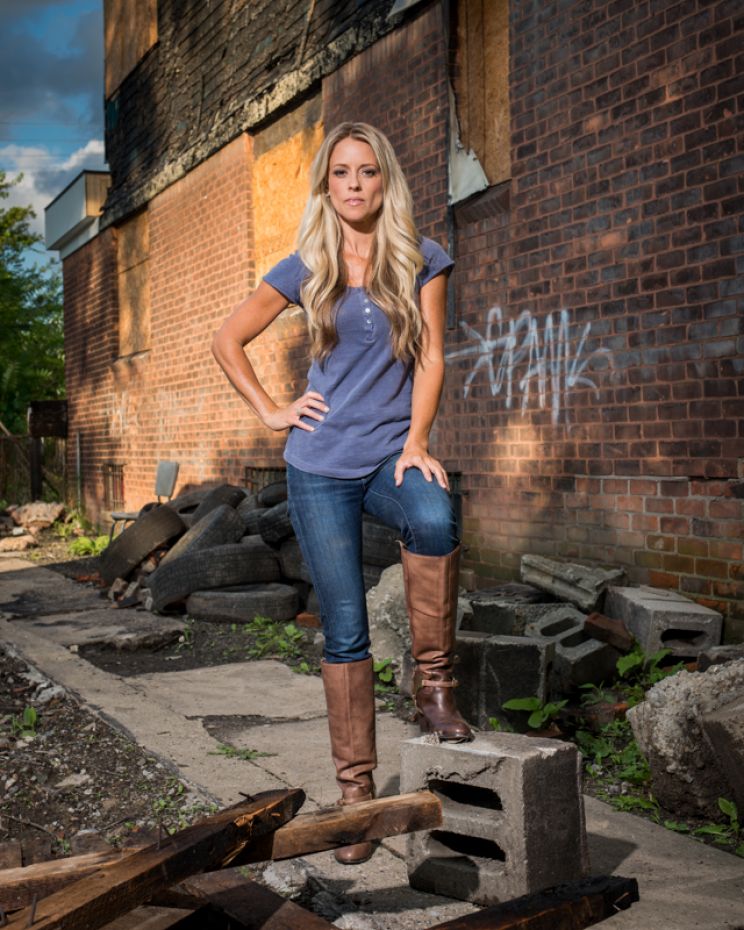 Nicole Curtis