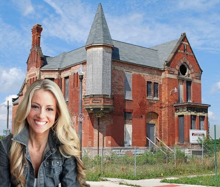 Nicole Curtis