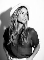 Nicole Lyn #770156 picture (Portrait Medium)