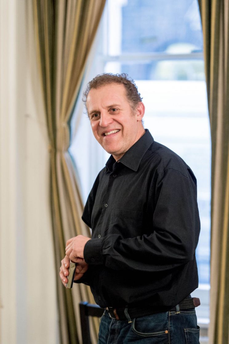 Nigel Lindsay