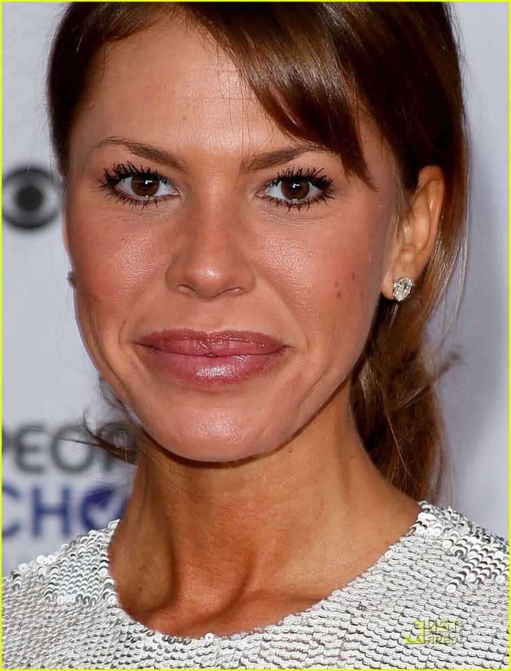 Nikki Cox