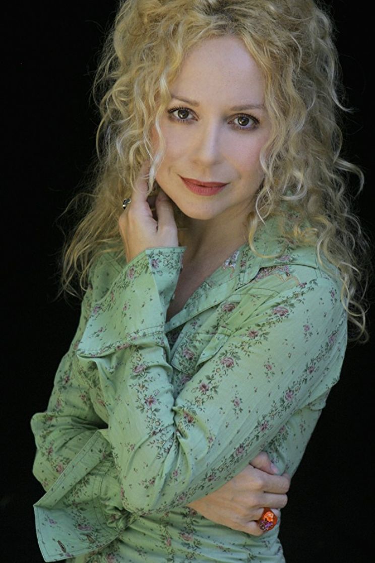 Nina Bell