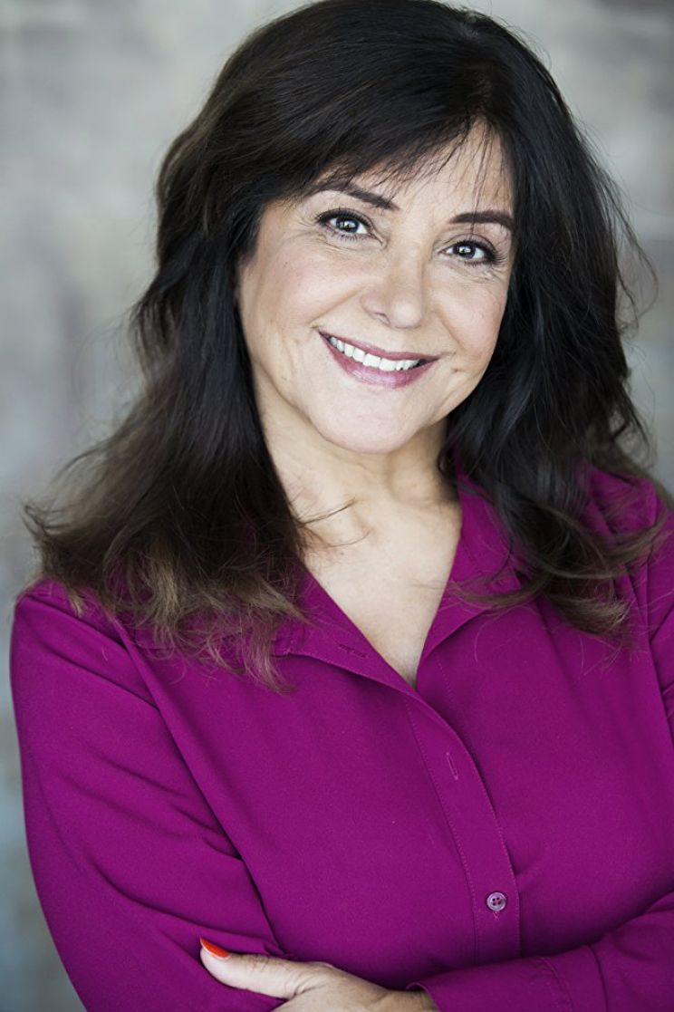 Nina Nayebi