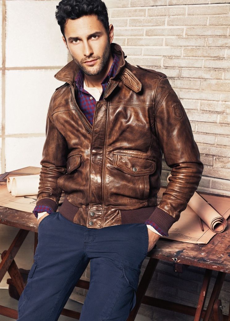 Noah Mills
