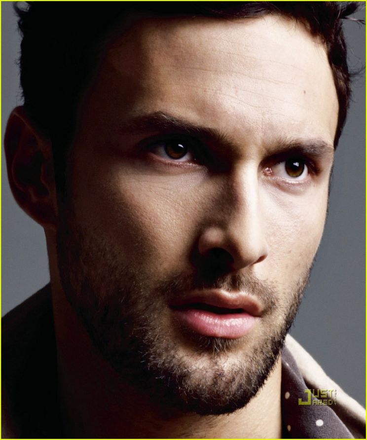 Noah Mills