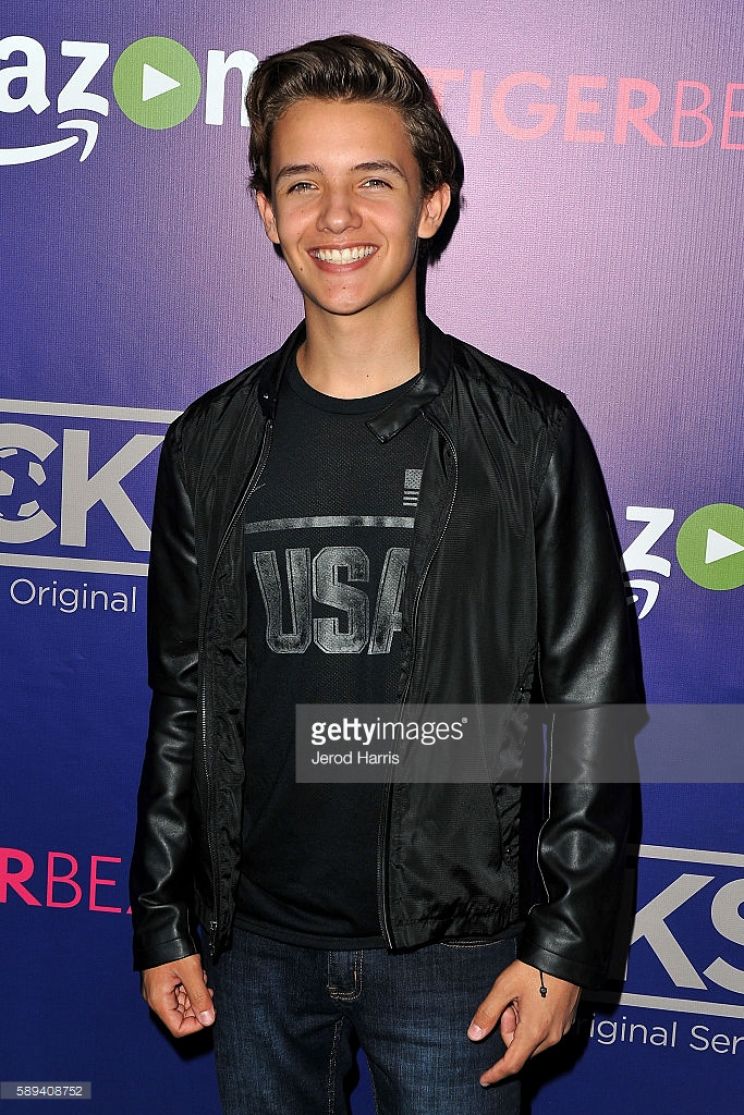 Noah Urrea