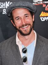 Noah Wyle #208134 picture (Portrait Medium)