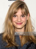 Noémie Schmidt photo