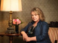 Noni Hazlehurst photo