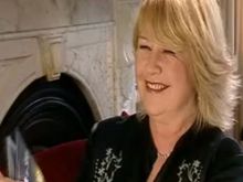 Noni Hazlehurst