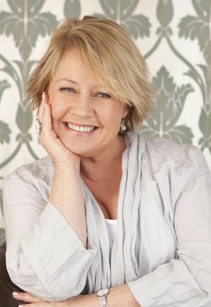 Noni Hazlehurst