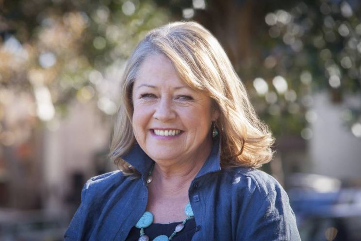 Noni Hazlehurst