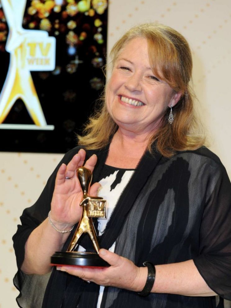 Noni Hazlehurst