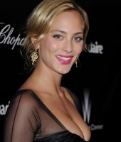 Nora Arnezeder