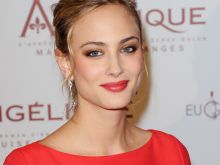 Nora Arnezeder