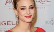 Nora Arnezeder