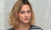 Nora Arnezeder