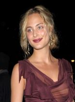 Nora Arnezeder