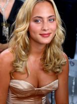 Nora Arnezeder