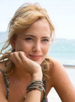 Nora Arnezeder