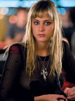 Nora Arnezeder
