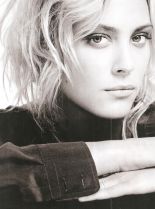 Nora Arnezeder