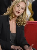 Nora Arnezeder