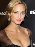 Nora Arnezeder