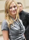 Nora Arnezeder