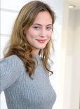 Nora Arnezeder