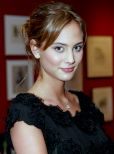 Nora Arnezeder