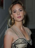 Nora Arnezeder