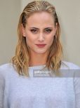 Nora Arnezeder