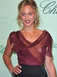 Nora Arnezeder