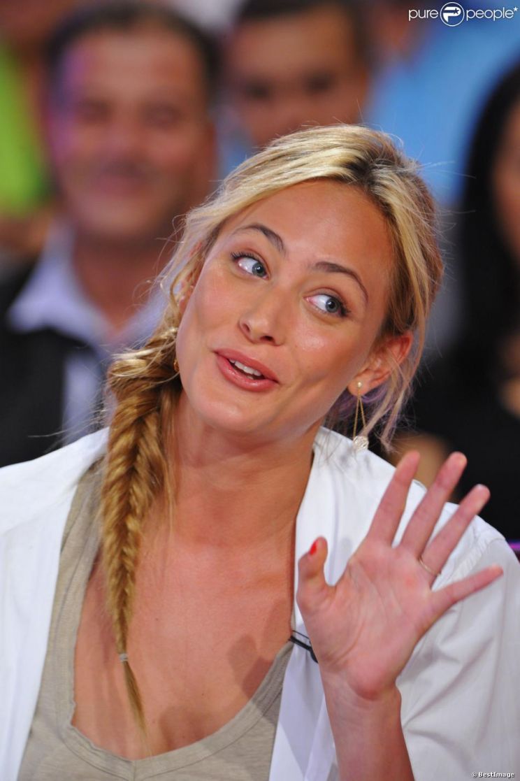 Nora Arnezeder