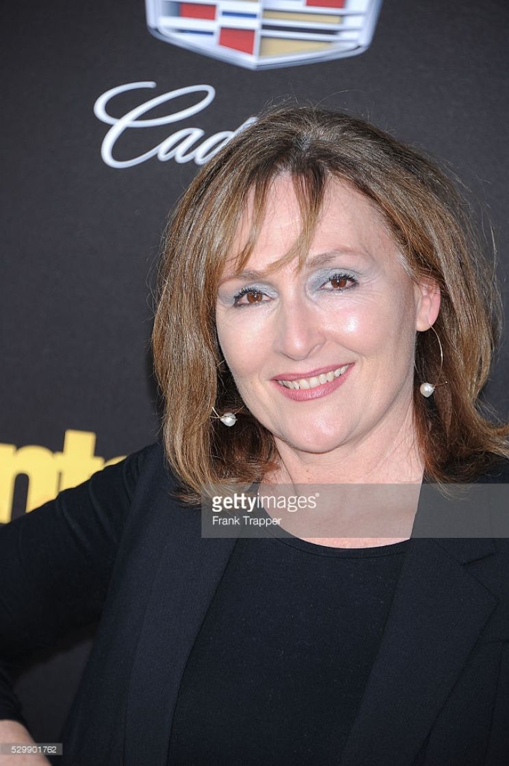 Nora Dunn