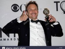 Norbert Leo Butz