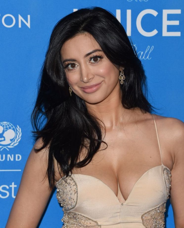 Noureen DeWulf