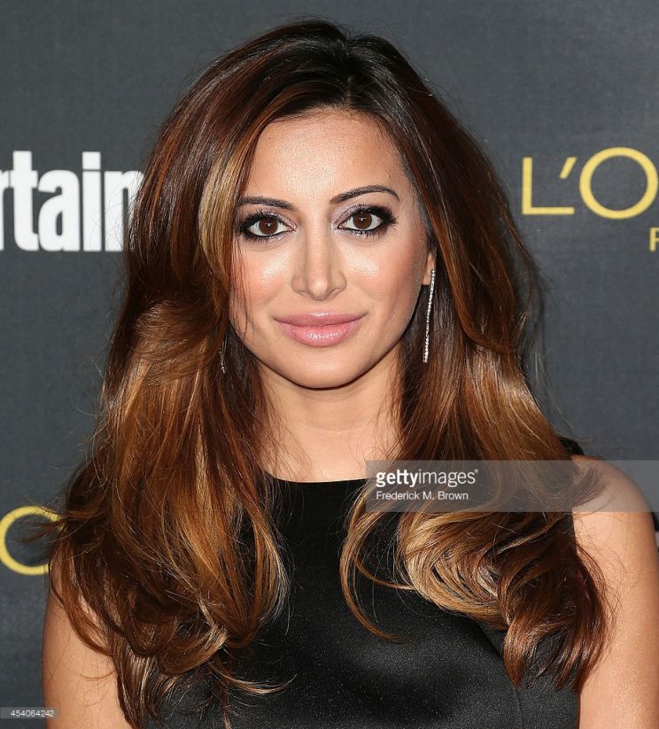 Noureen DeWulf