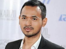 Oka Antara photo