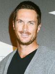 Oliver Hudson