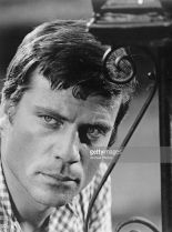 Oliver Reed