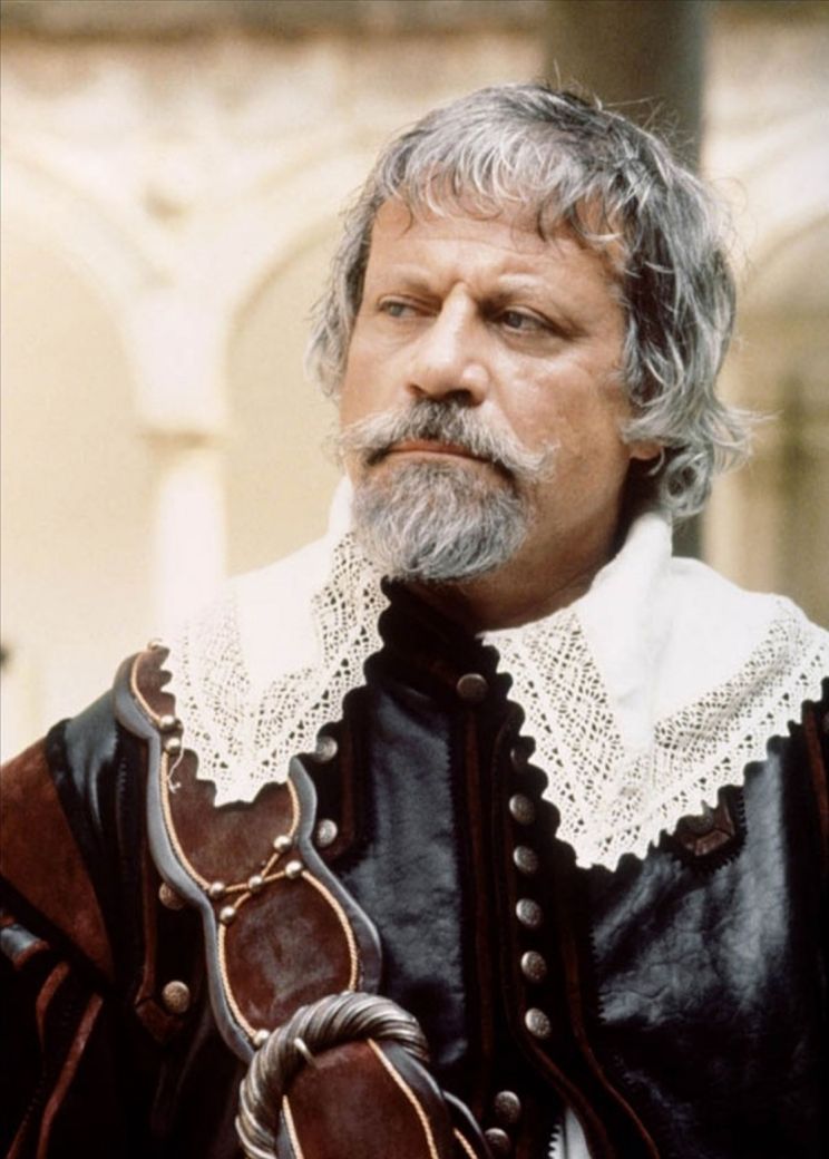 Oliver Reed