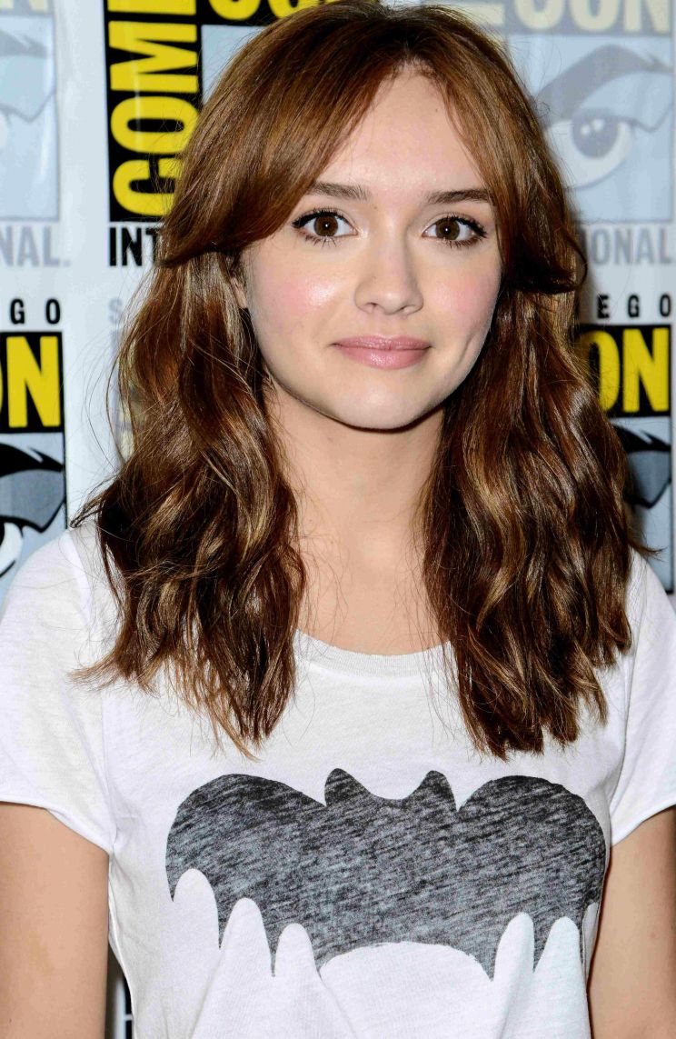 Olivia Cooke's Portrait Photos Wall Of Celebrities