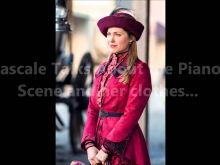 Pascale Hutton photo