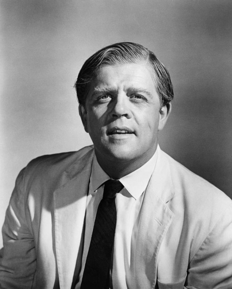 Pat Hingle