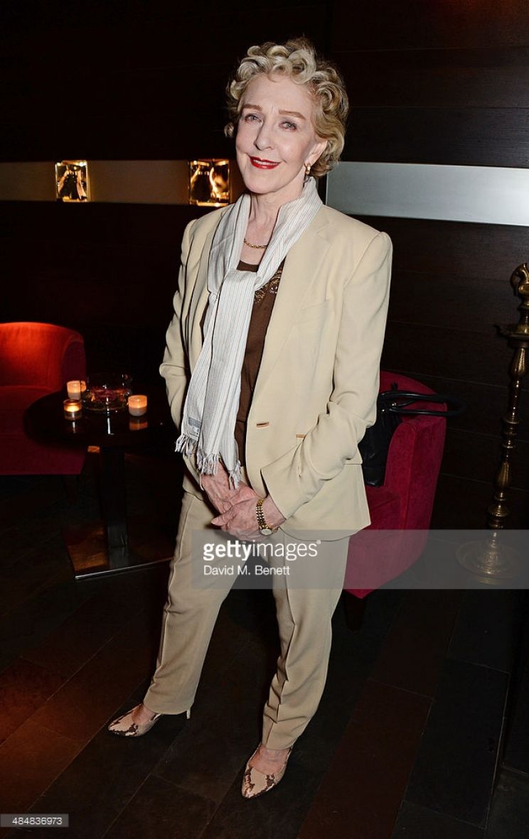 Patricia Hodge