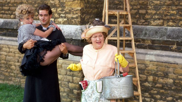 Patricia Routledge