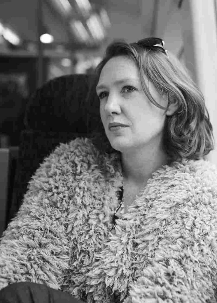 Paula Hawkins